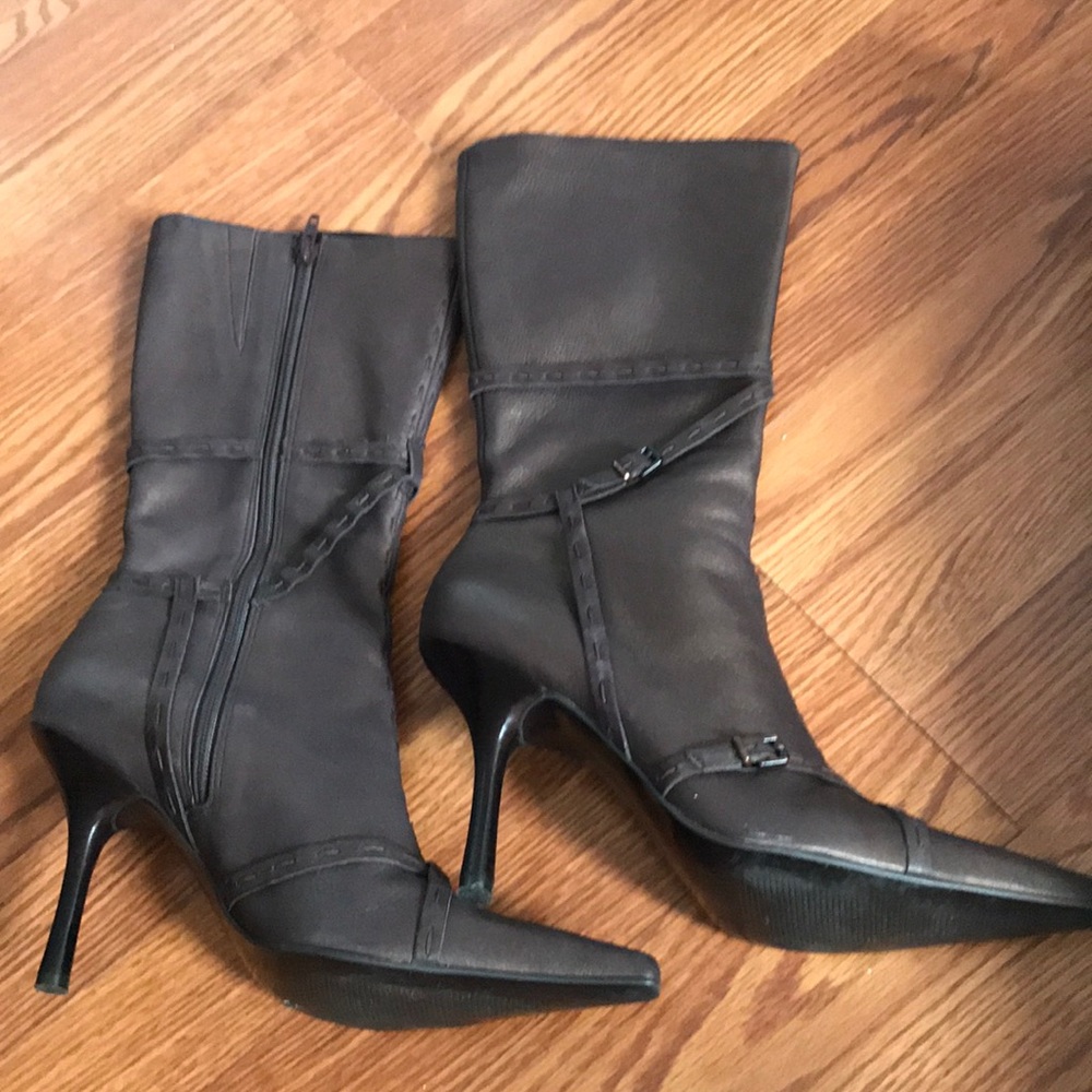 Brown leather heeled Guess boots